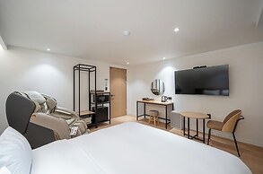 Brown Dot Hotel NamGumi