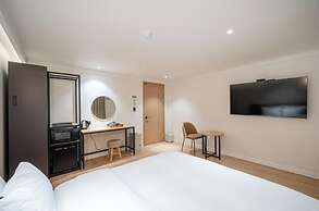 Brown Dot Hotel NamGumi