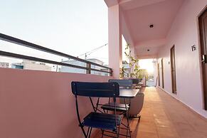 Room 7: Design-Forward Studio by Lagoon