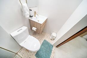 Room 7: Design-Forward Studio by Lagoon