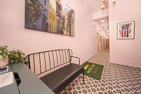 Room 7: Design-Forward Studio by Lagoon