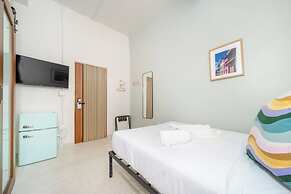Room 7: Design-Forward Studio by Lagoon