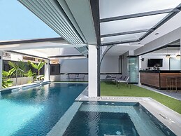 Captain Napoleon Paterakis CNP Luxurious Suites