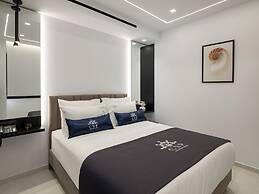 Captain Napoleon Paterakis CNP Luxurious Suites