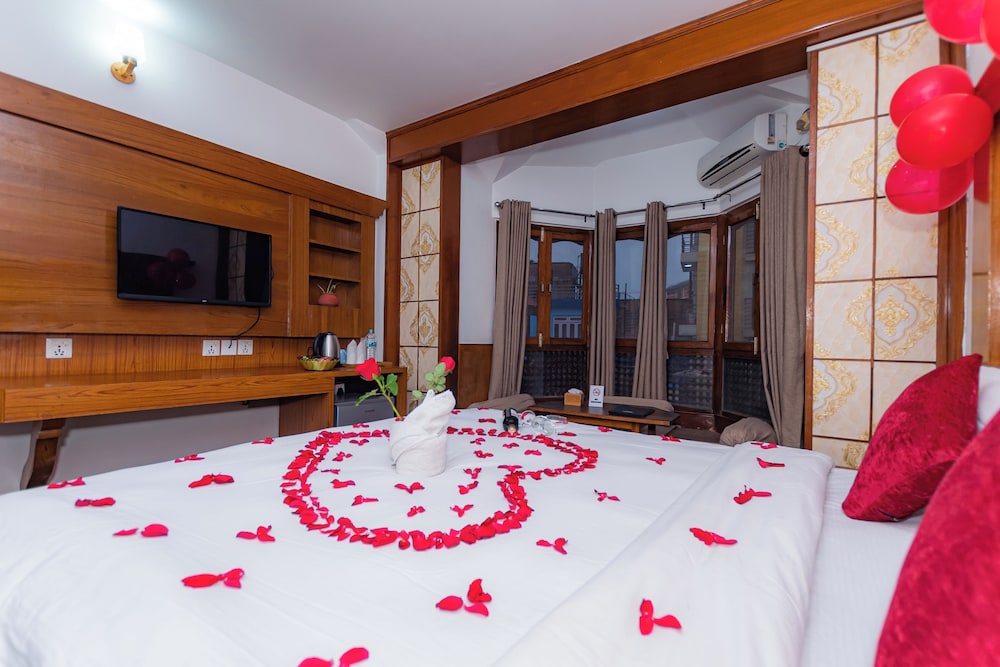 Amber Royel Hotel
