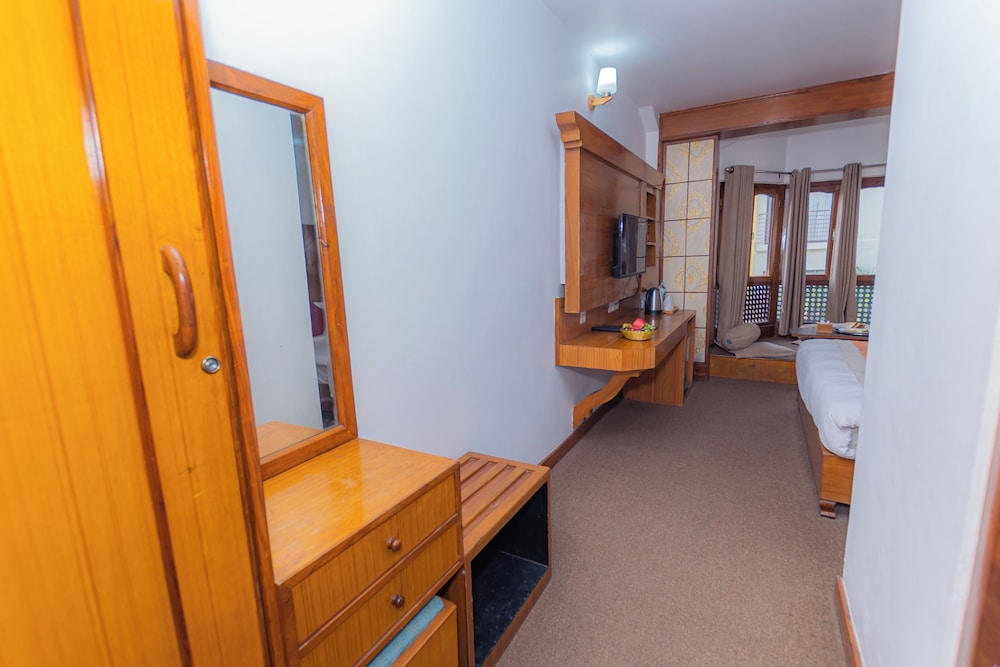 Amber Royel Hotel