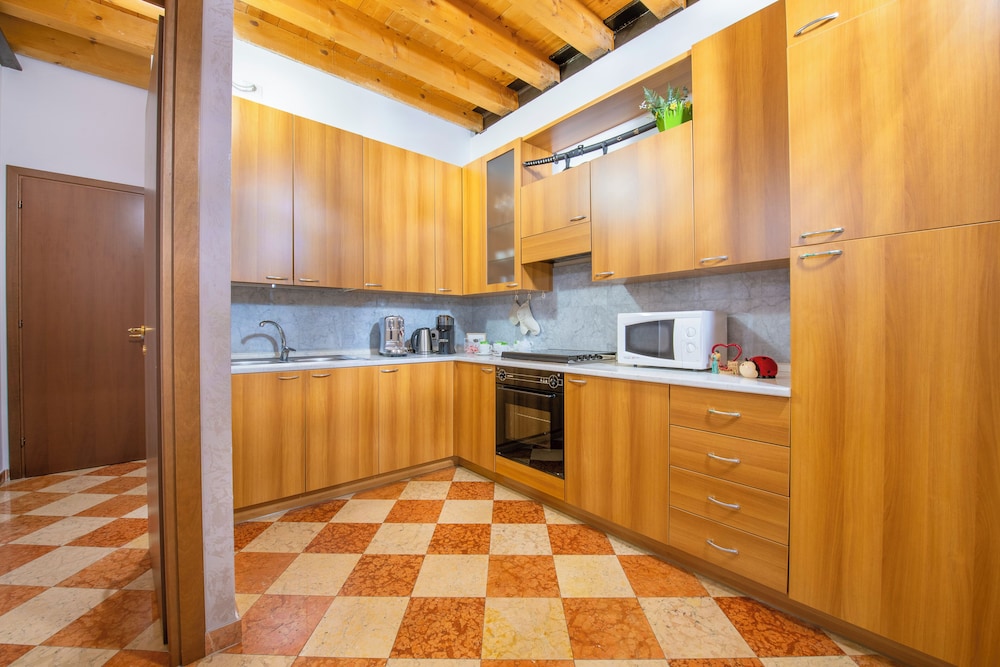 You & Me Corporation Home Verona Centro