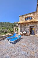 Sea Front Stone Villa Near Monemvasia