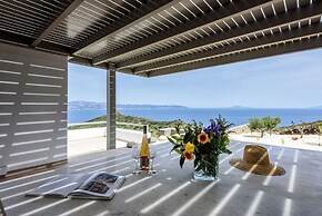 Rising Moon sea View Villa Near the Beach