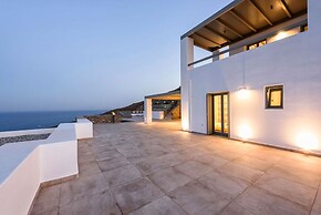 Rising Moon sea View Villa Near the Beach