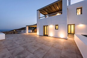 Rising Moon sea View Villa Near the Beach