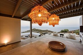 Rising Moon sea View Villa Near the Beach