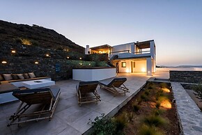 Rising Moon sea View Villa Near the Beach