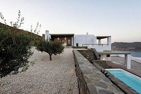 Rising Moon sea View Villa Near the Beach