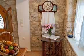Peris Independent Stone Apartment for 3
