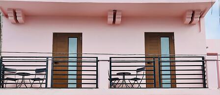 Room 11: Balcony Bliss in Creative Santurce