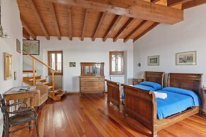 Teseo House Lake View & Terrace