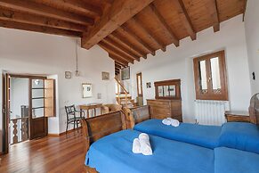 Teseo House Lake View & Terrace