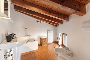 Teseo House Lake View & Terrace
