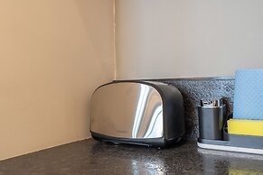 Czechin - Modern Studio JVC