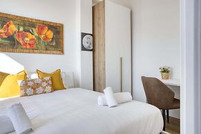 Bright flat near Lambretta Park