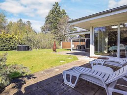 4 Star Holiday Home in Hals