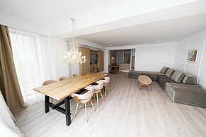 Wave 2 Promenada Apartments