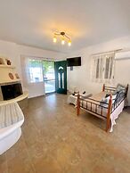 Simousi Beach House