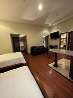 Hotel & Suites El Quijote