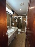 Hotel & Suites El Quijote