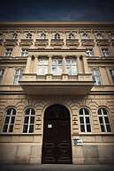 Oasis Inn Budapest
