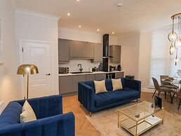 The Salisbury Apartment 202