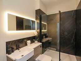 The Salisbury Apartment 202