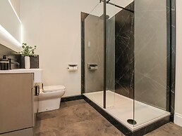 The Salisbury Apartment 201