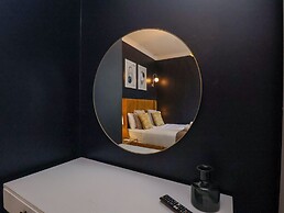 The Salisbury Apartment 303