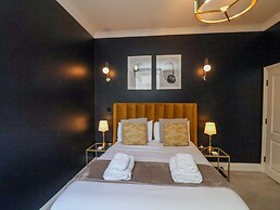 The Salisbury Apartment 303