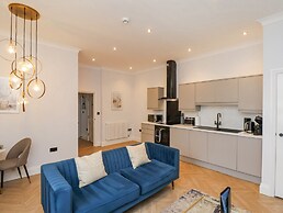 The Salisbury Apartment 303