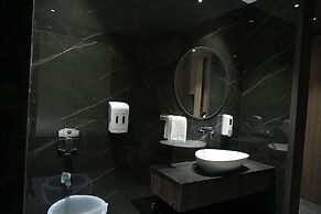HOTEL THE ROYALISTA