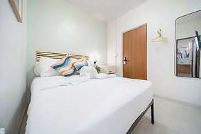 Room 3: Vibrant Walkable Hub in Santurce