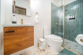 Room 3: Vibrant Walkable Hub in Santurce