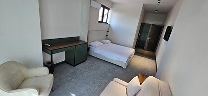 Old Avenue Hotel
