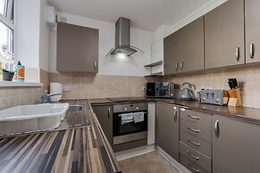 Long Stay 3BR House With Parking