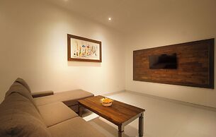 Bougainvillea Villas Cemagi by Parigata