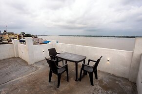 Varanasi Rest House
