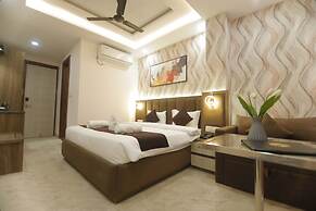 Paarth Grand