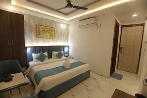 Paarth Grand