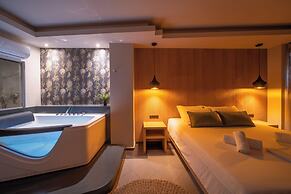 HOM54 Luxury Suites