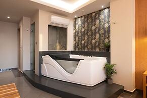 HOM54 Luxury Suites