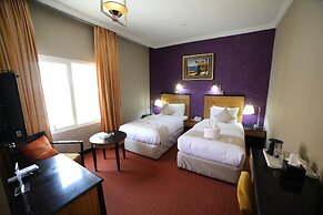 CREEK GATE HOTEL