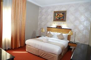 CREEK GATE HOTEL